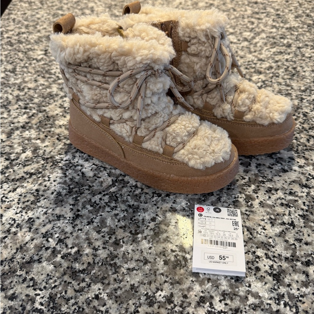 Zara Kids Boots in Cream and Brown